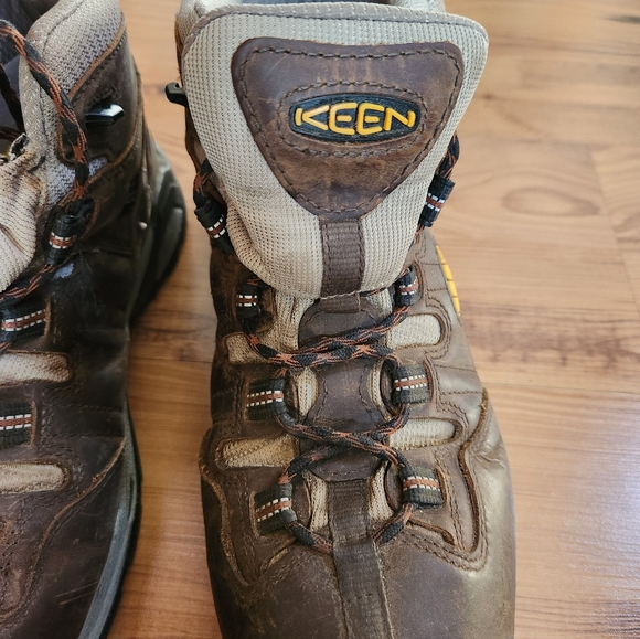 KEEN Men's Brown Hiking Boots - Picture 10 of 13